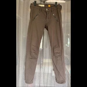 Anthropology has the most flattering pants ever!